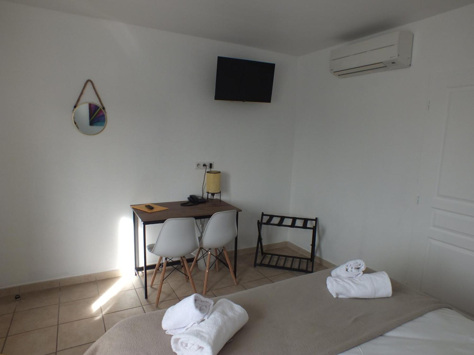 Logis Hotel Restaurant Le Clos Saint Loup Bram Dış mekan fotoğraf